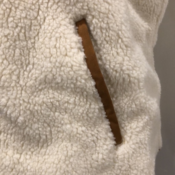 Old Navy Cream Shearling Vest Sherpa  Brown Trim Size XL EUC - Picture 3 of 8